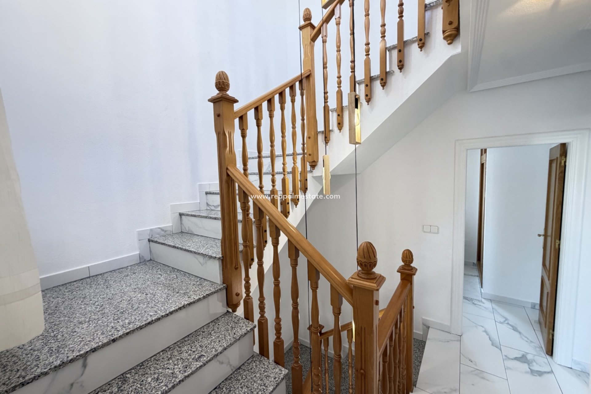 Resale - Villa -
Orihuela Costa - Villamartín