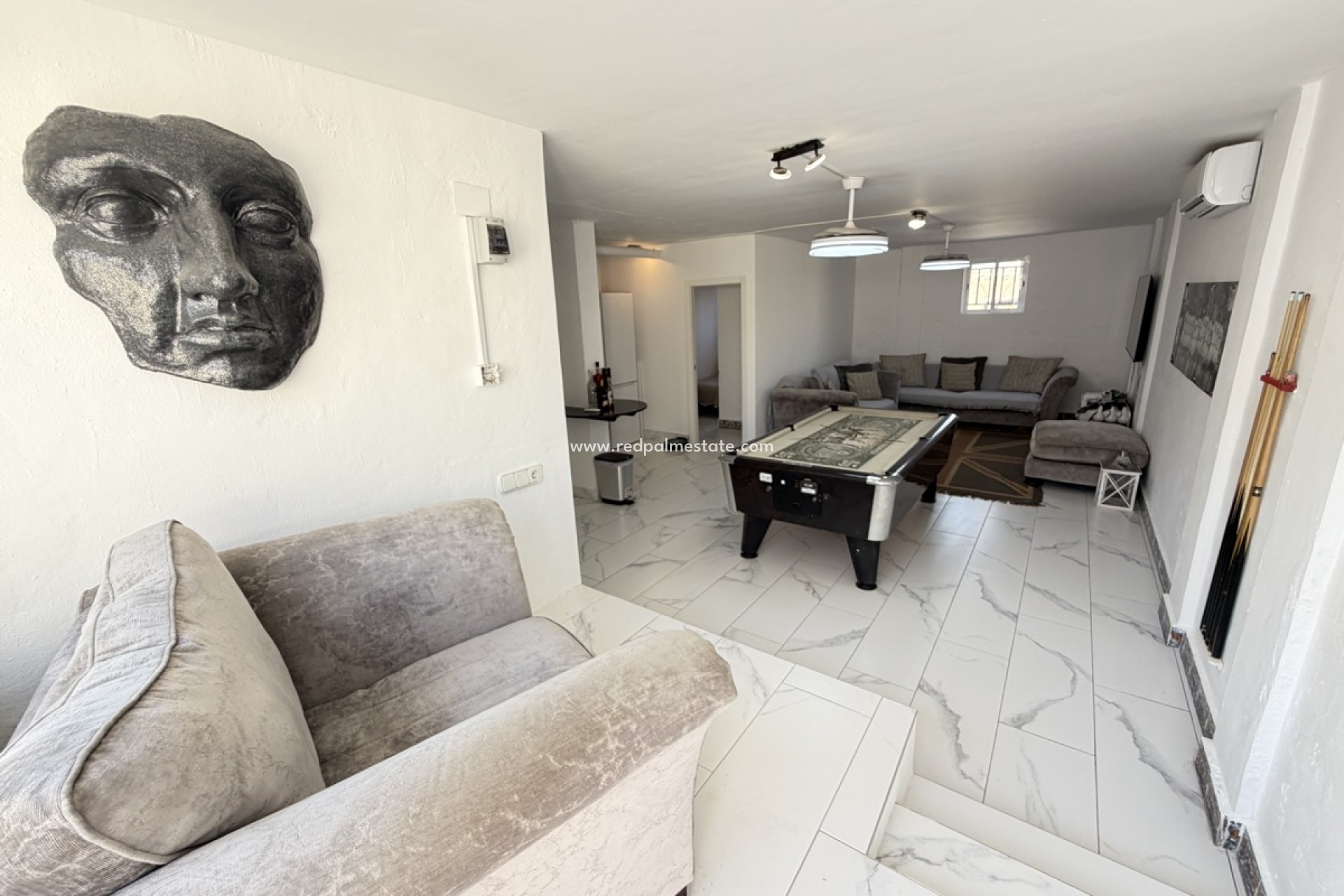 Resale - Villa -
Orihuela Costa - Villamartín