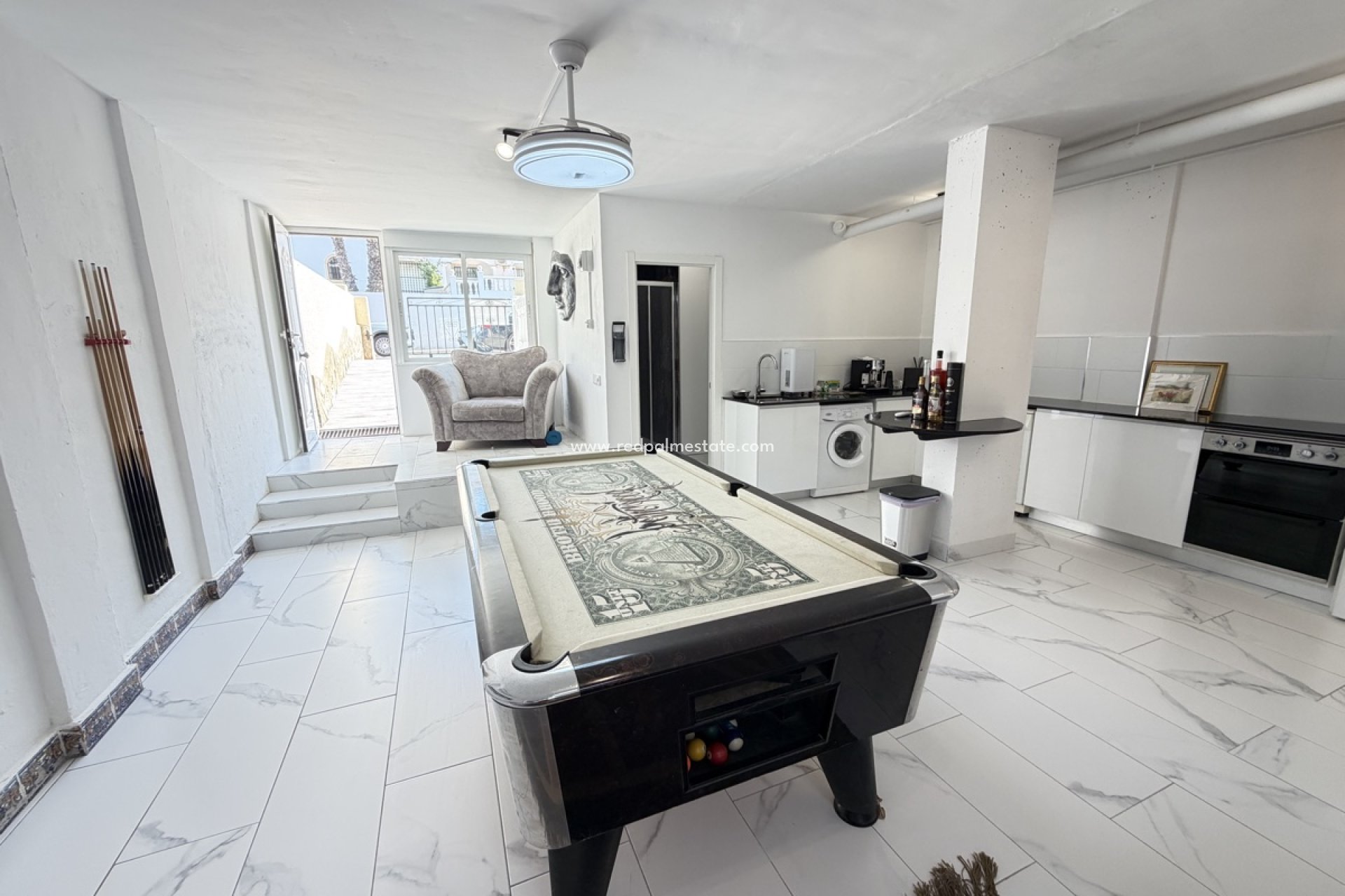 Resale - Villa -
Orihuela Costa - Villamartín