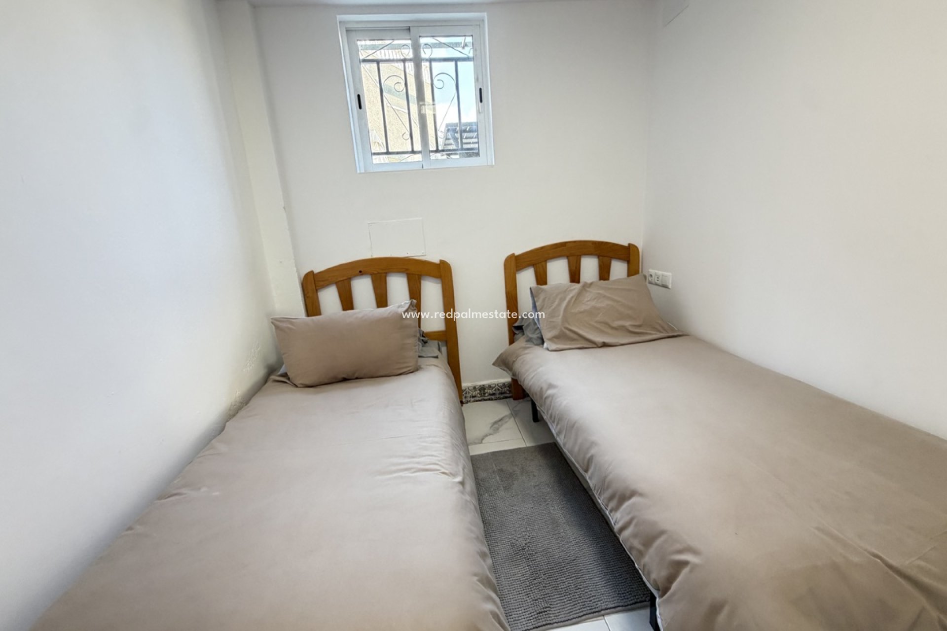 Resale - Villa -
Orihuela Costa - Villamartín