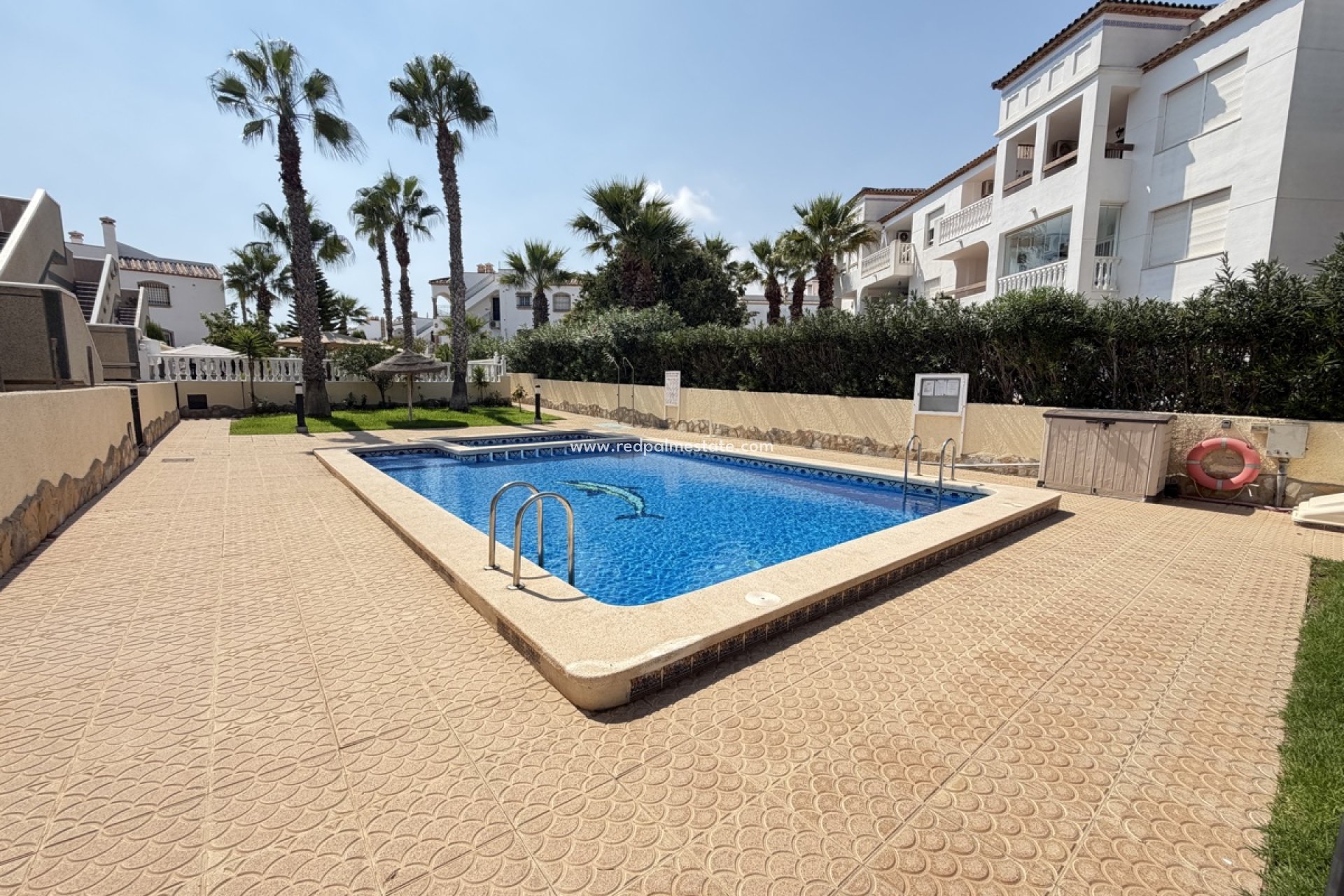 Resale - Villa -
Orihuela Costa - Villamartín