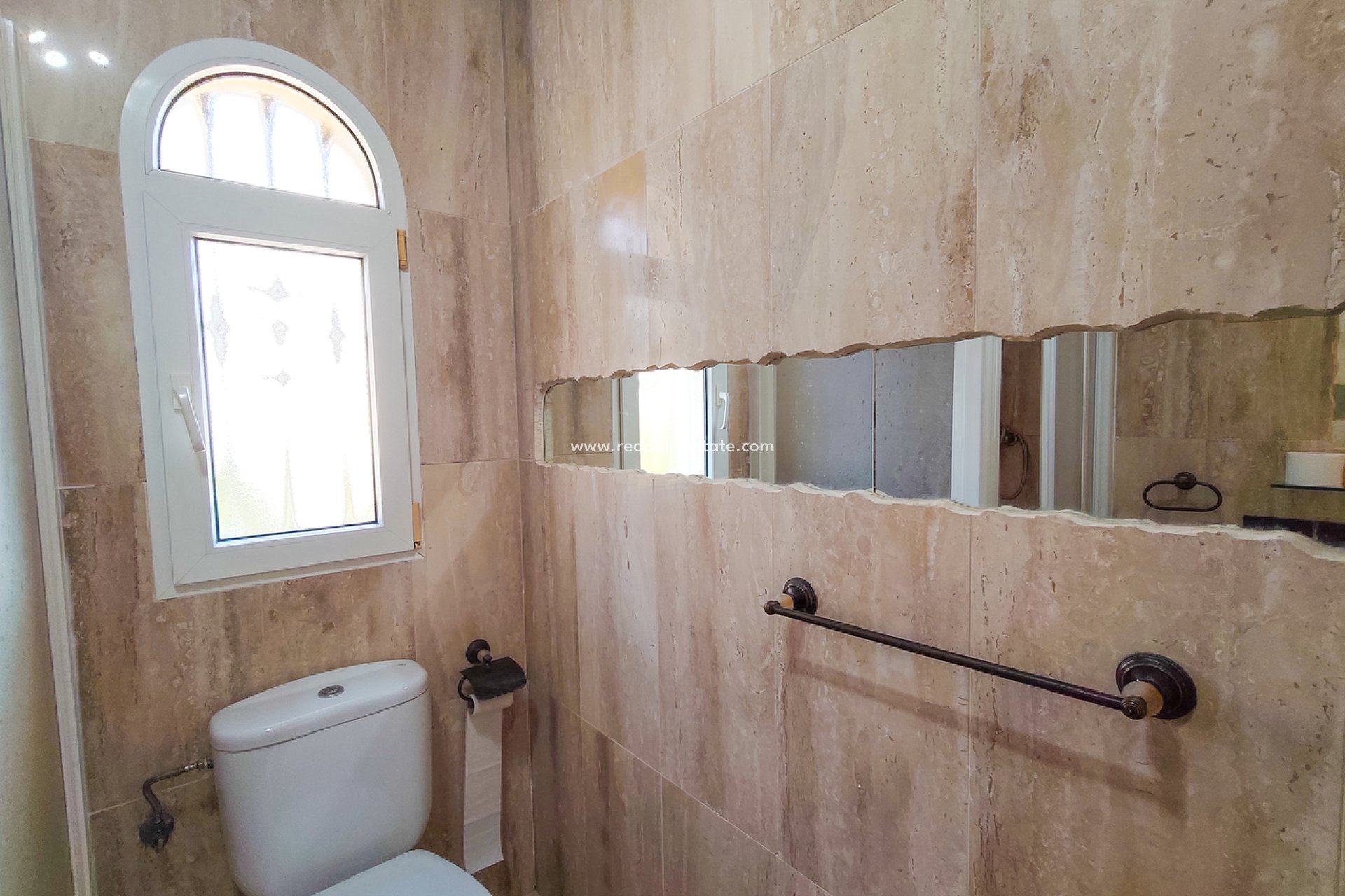 Resale - Villa -
Orihuela Costa - Villamartín