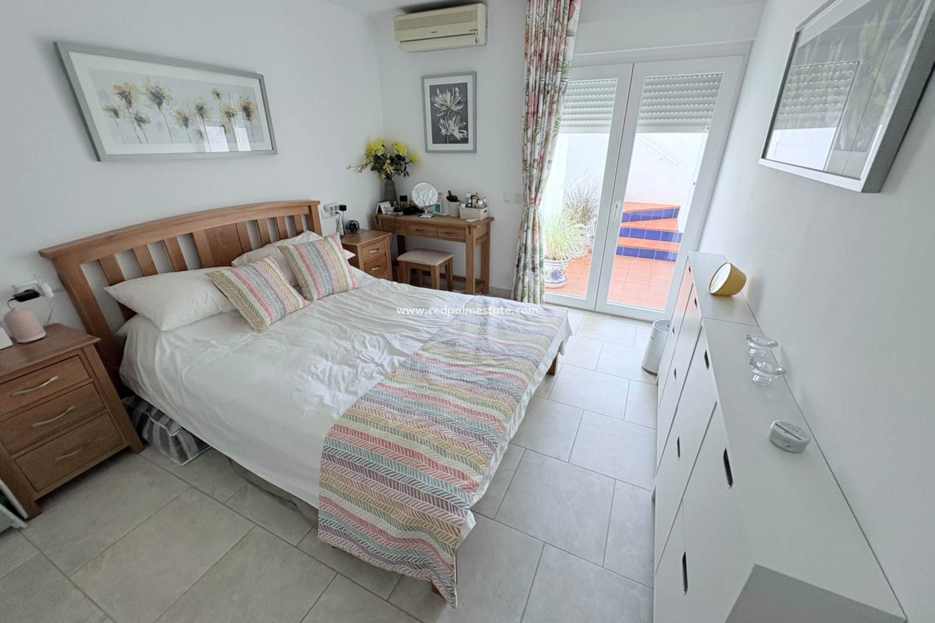 Resale - Villa -
Orihuela Costa - Villamartín