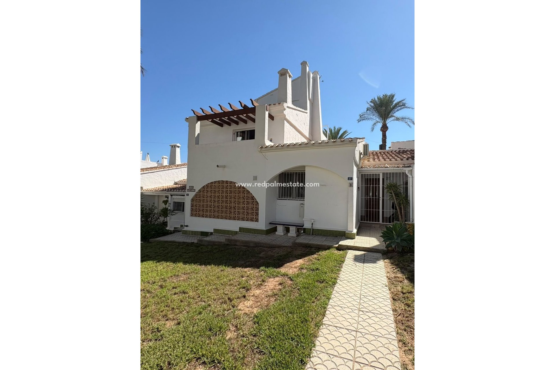 Resale - Villa -
Orihuela Costa - Villamartín