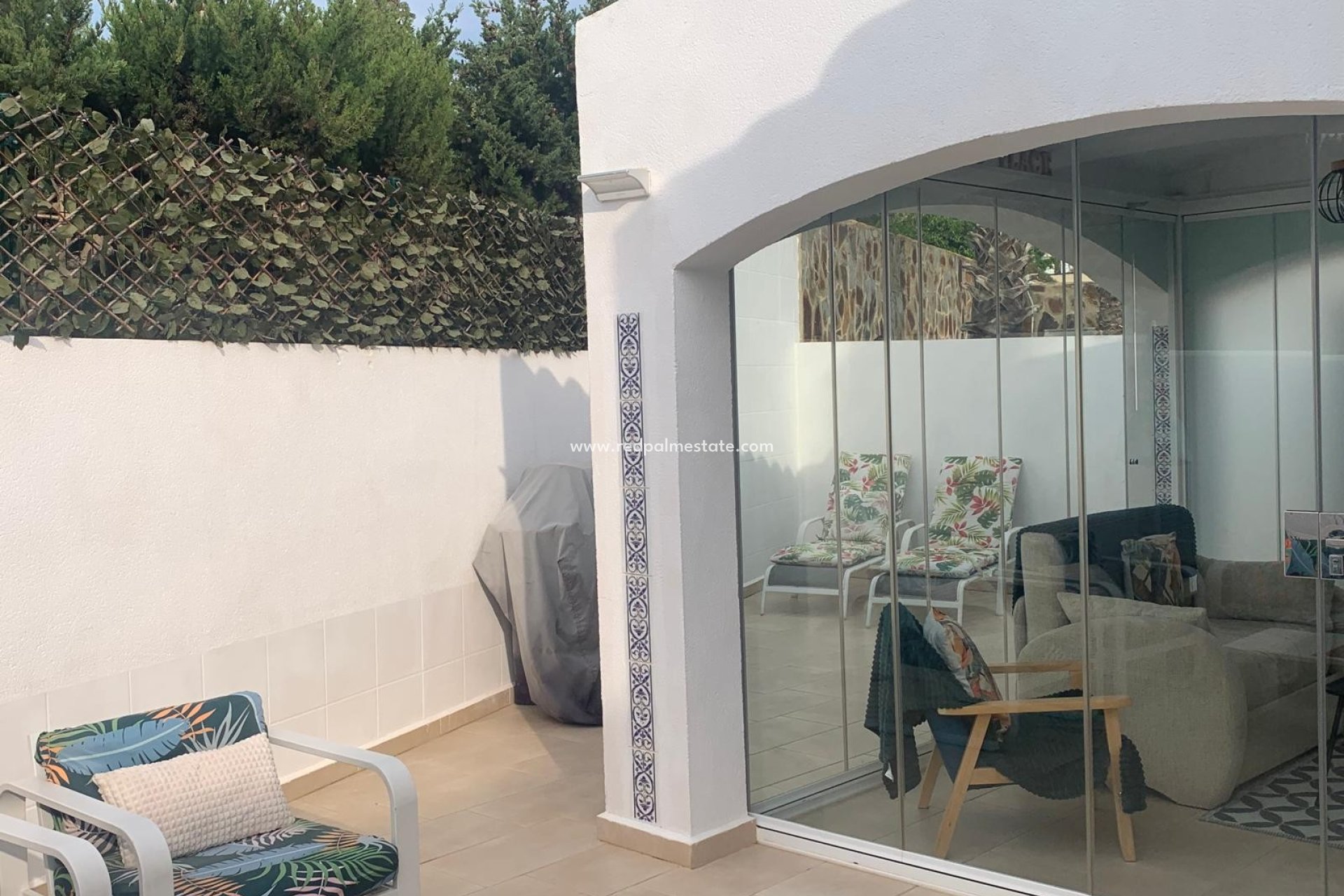 Resale - Villa -
Orihuela Costa - Villamartín