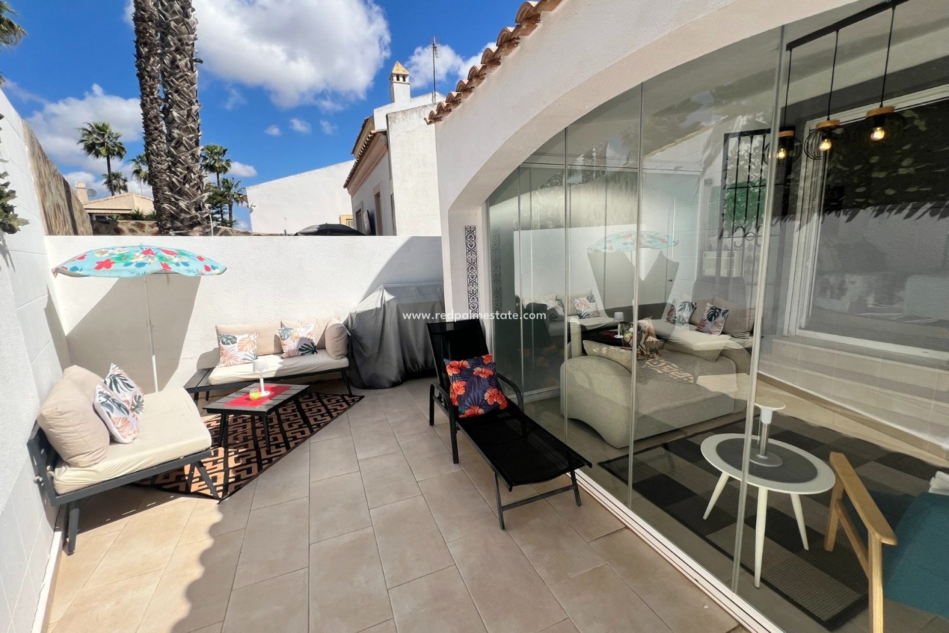 Resale - Villa -
Orihuela Costa - Villamartín