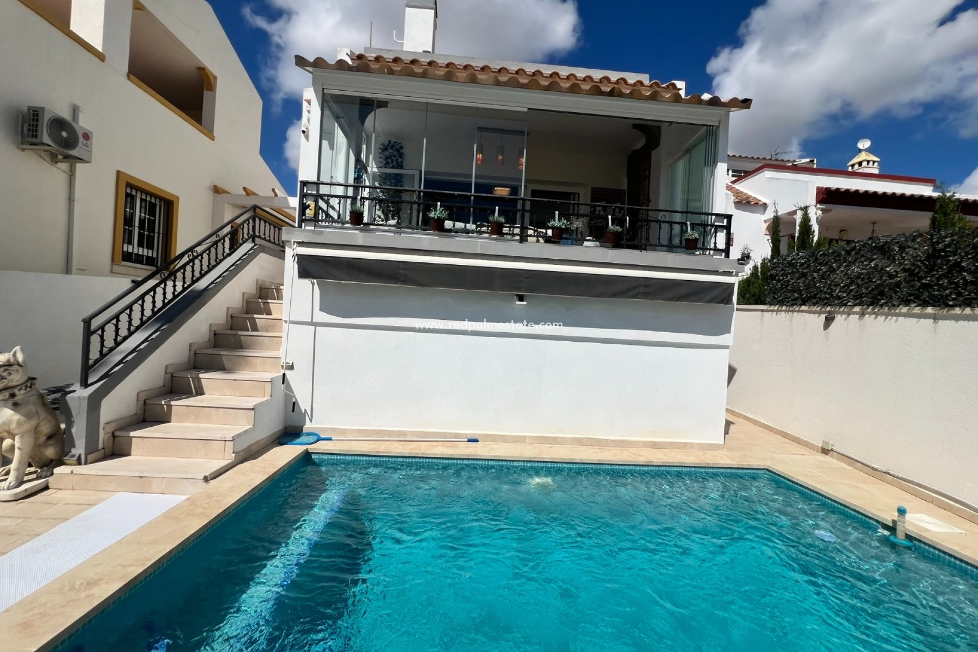 Resale - Villa -
Orihuela Costa - Villamartín