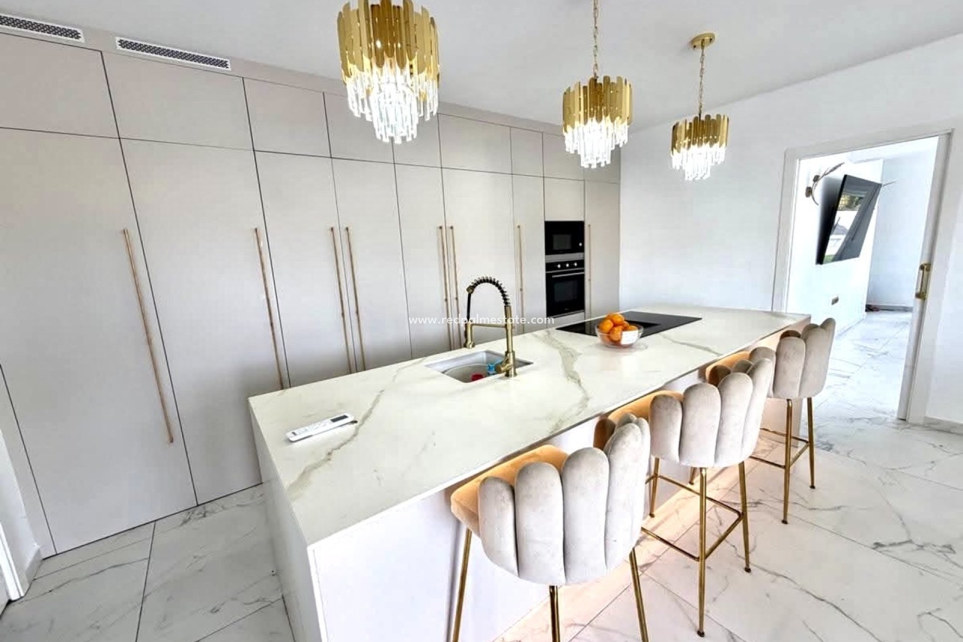 Resale - Villa -
Orihuela Costa - Villamartín