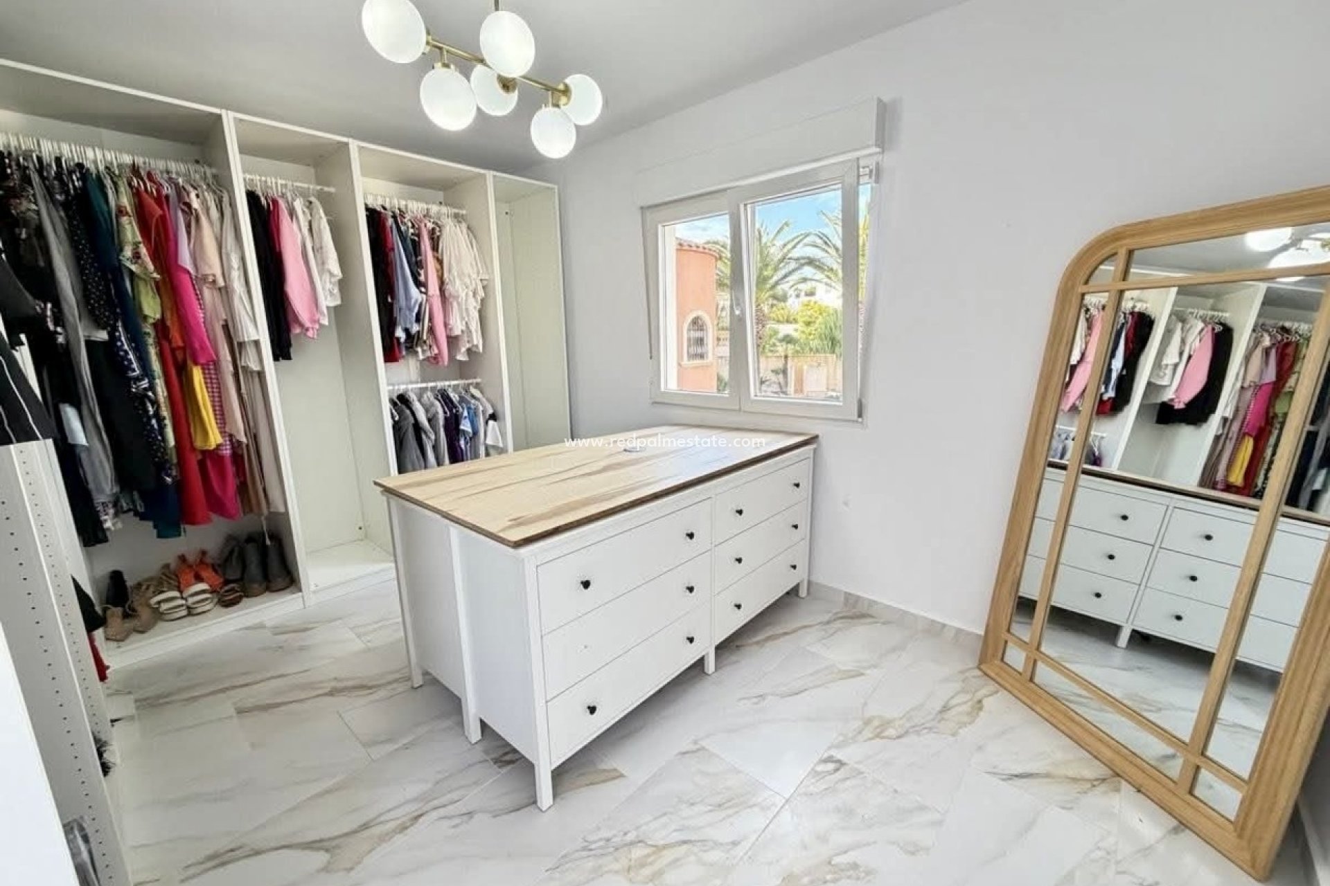 Resale - Villa -
Orihuela Costa - Villamartín