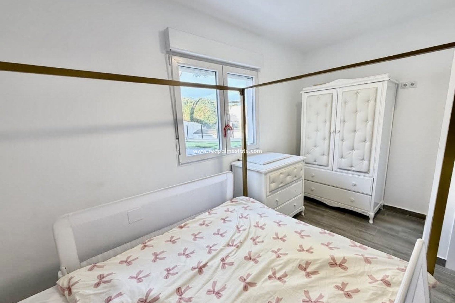 Resale - Villa -
Orihuela Costa - Villamartín