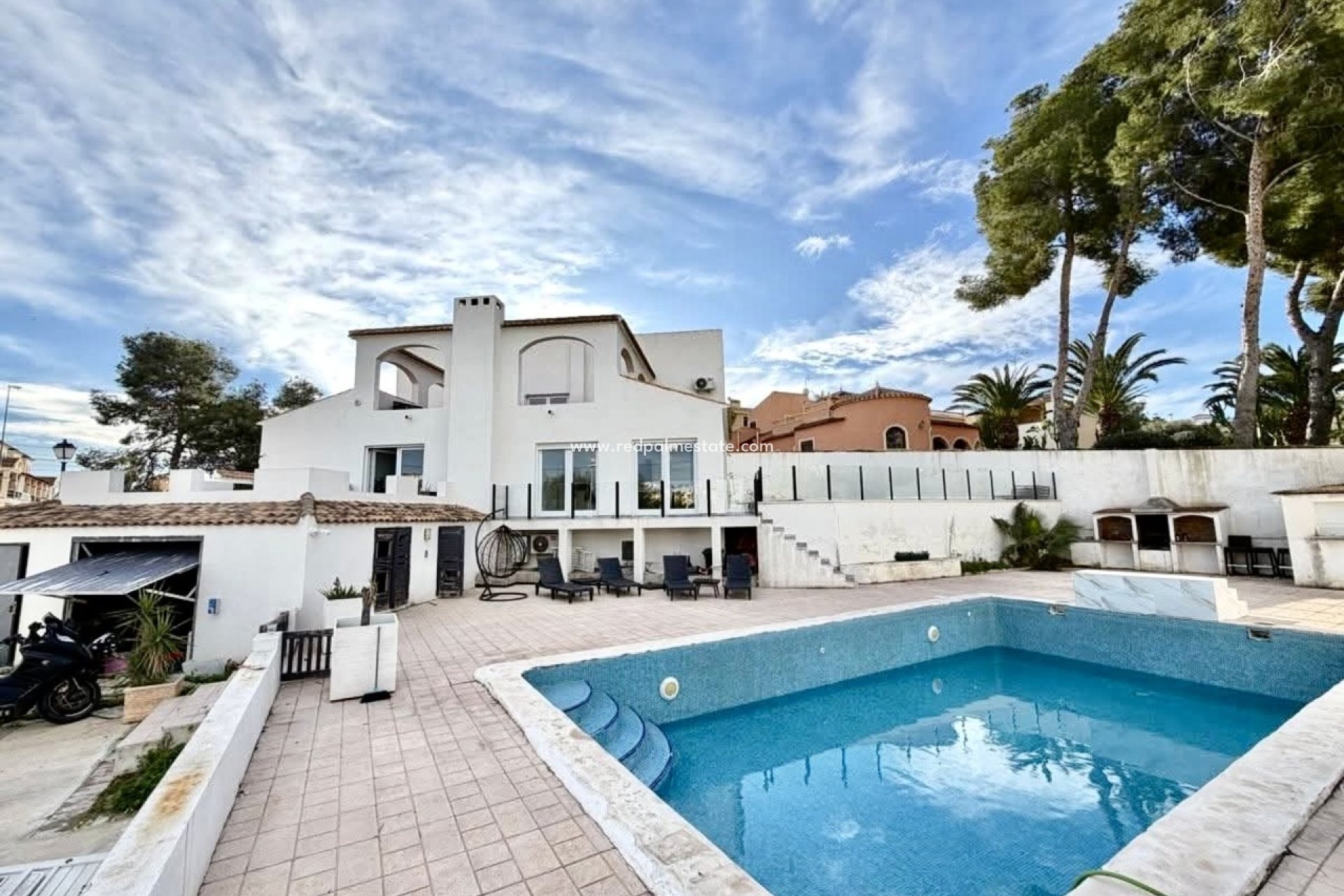 Resale - Villa -
Orihuela Costa - Villamartín