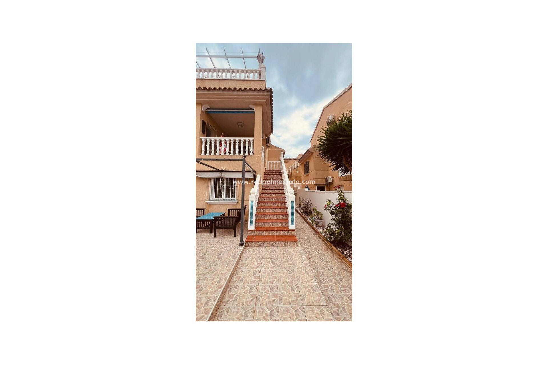 Resale - Villa -
Orihuela Costa - Villamartín