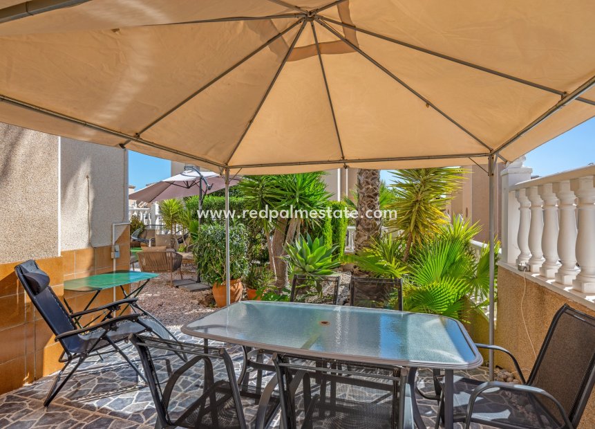 Resale - Villa -
Orihuela Costa - Villamartín