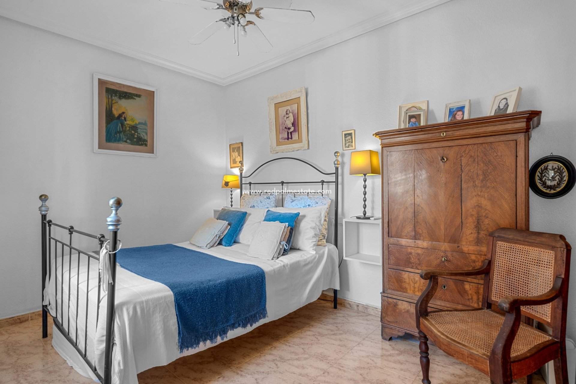 Resale - Villa -
Orihuela Costa - Villamartín