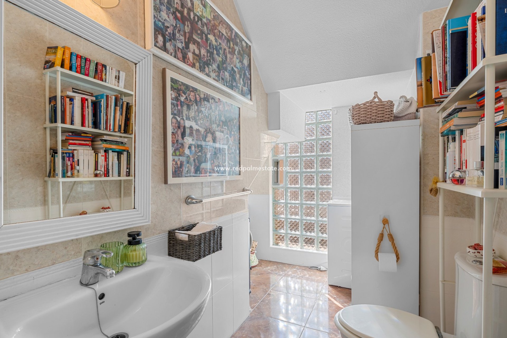 Resale - Villa -
Orihuela Costa - Villamartín