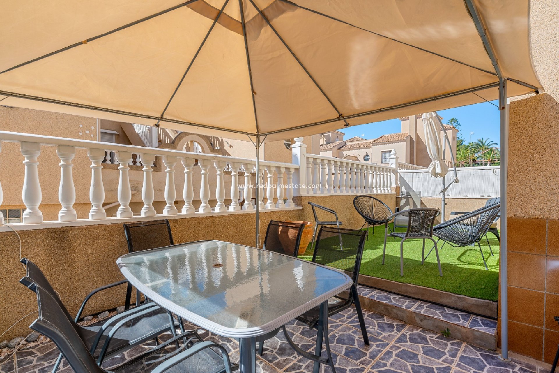 Resale - Villa -
Orihuela Costa - Villamartín