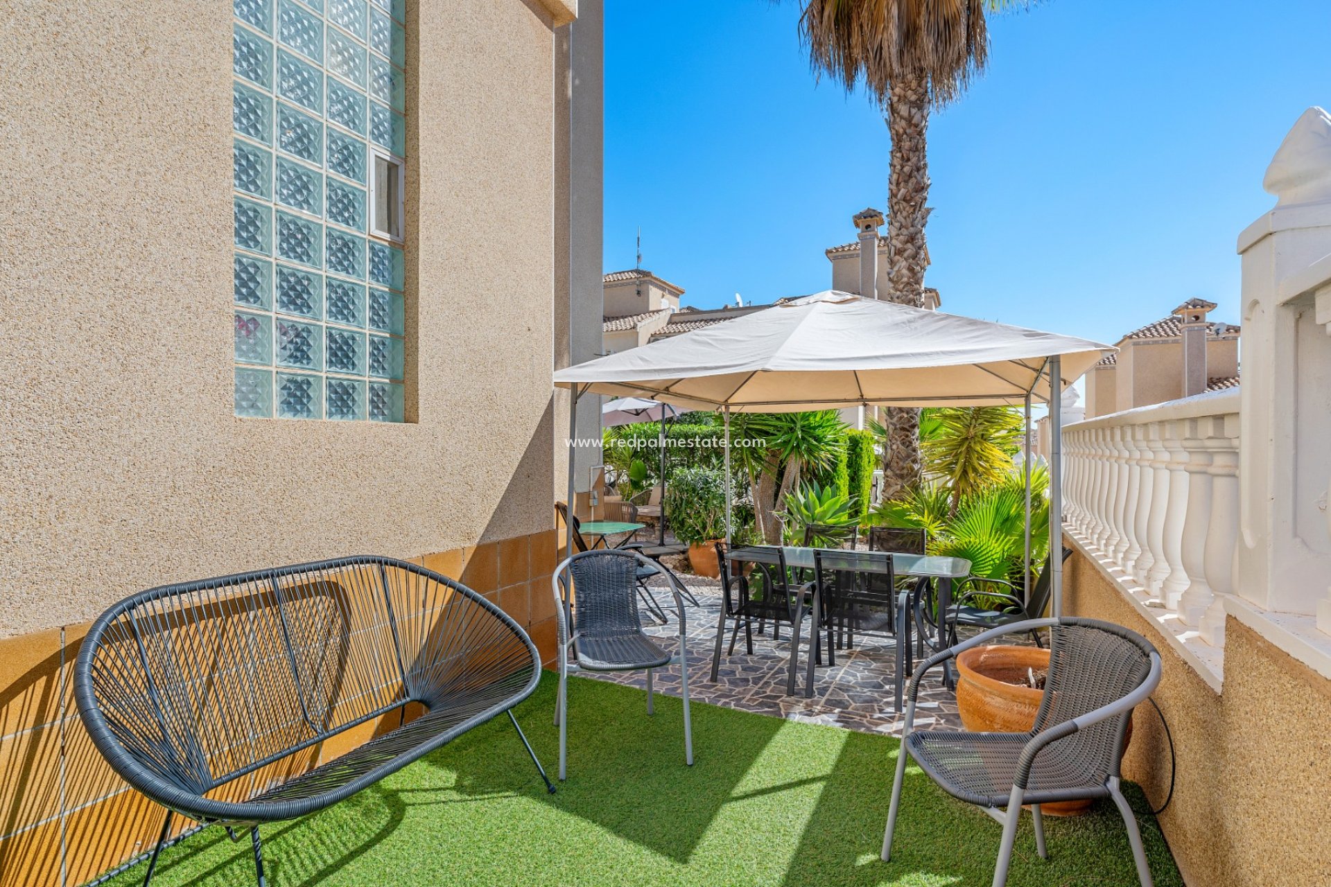 Resale - Villa -
Orihuela Costa - Villamartín