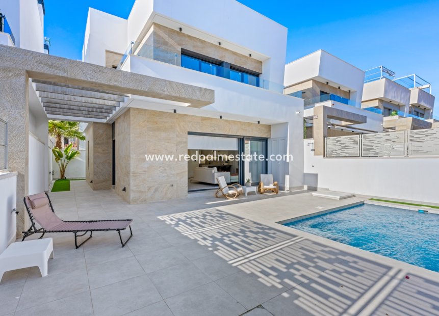 Resale - Villa -
Orihuela Costa - Villamartín