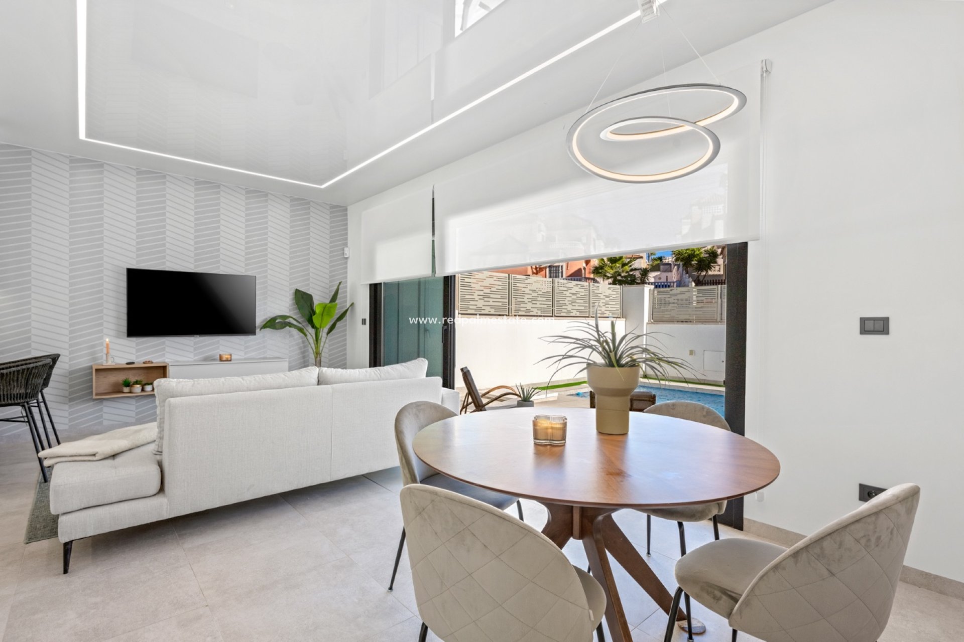 Resale - Villa -
Orihuela Costa - Villamartín