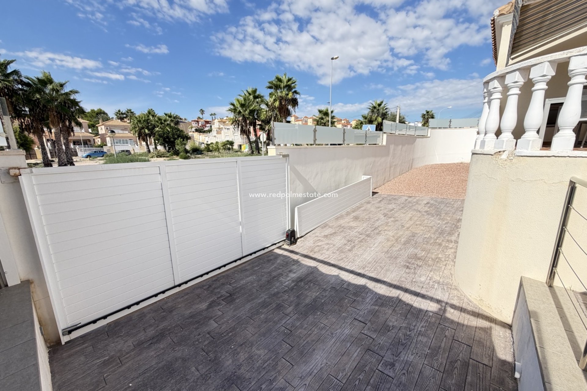 Resale - Villa -
Orihuela Costa - Villamartín