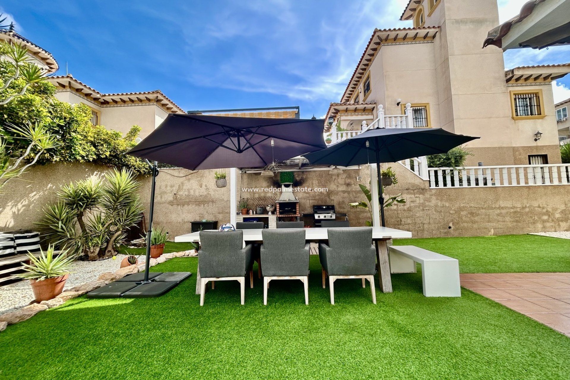 Resale - Villa -
Orihuela Costa - Villamartín