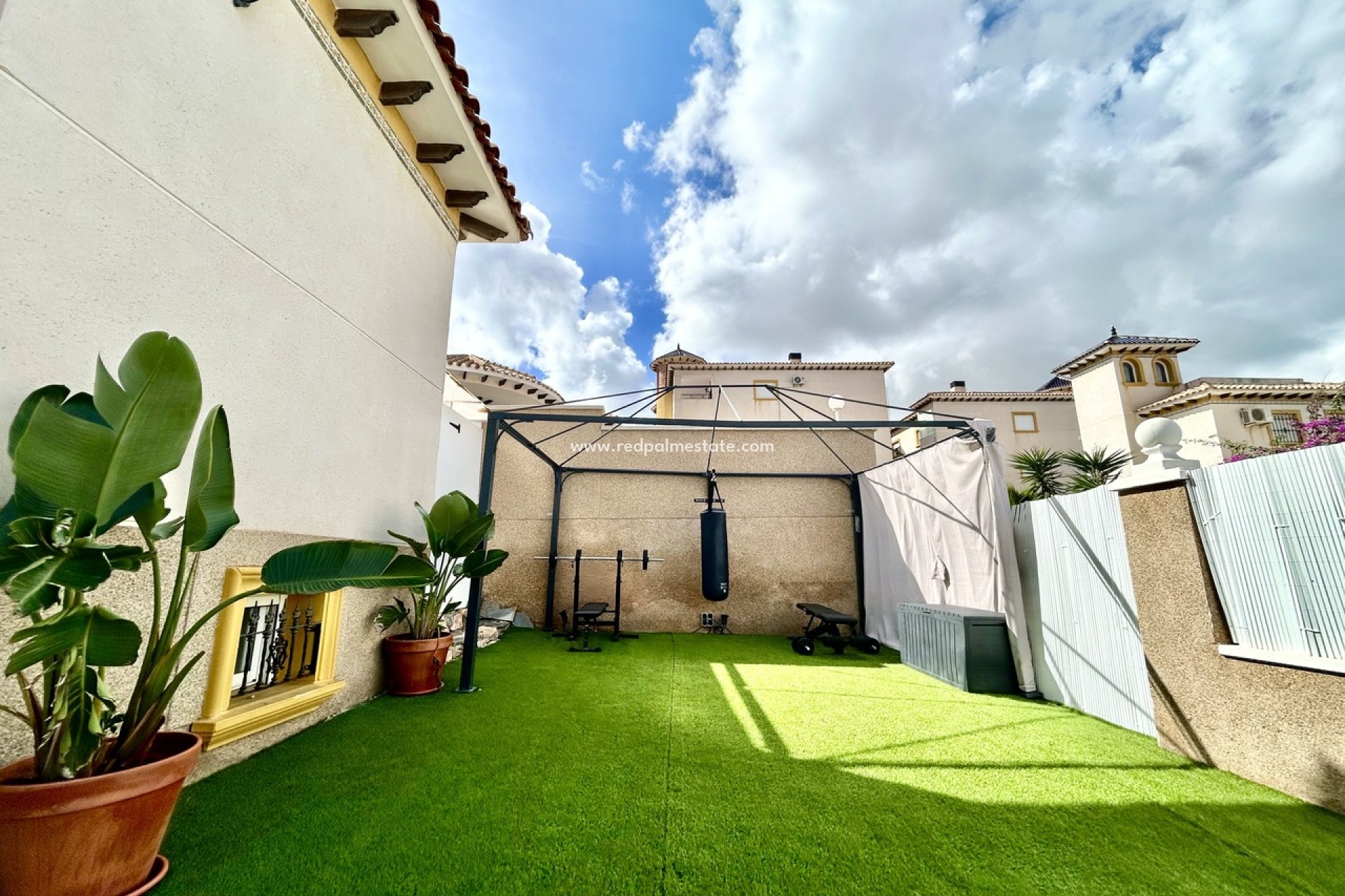 Resale - Villa -
Orihuela Costa - Villamartín
