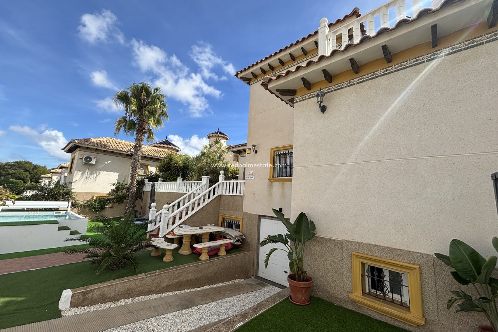 Resale - Villa -
Orihuela Costa - Villamartín