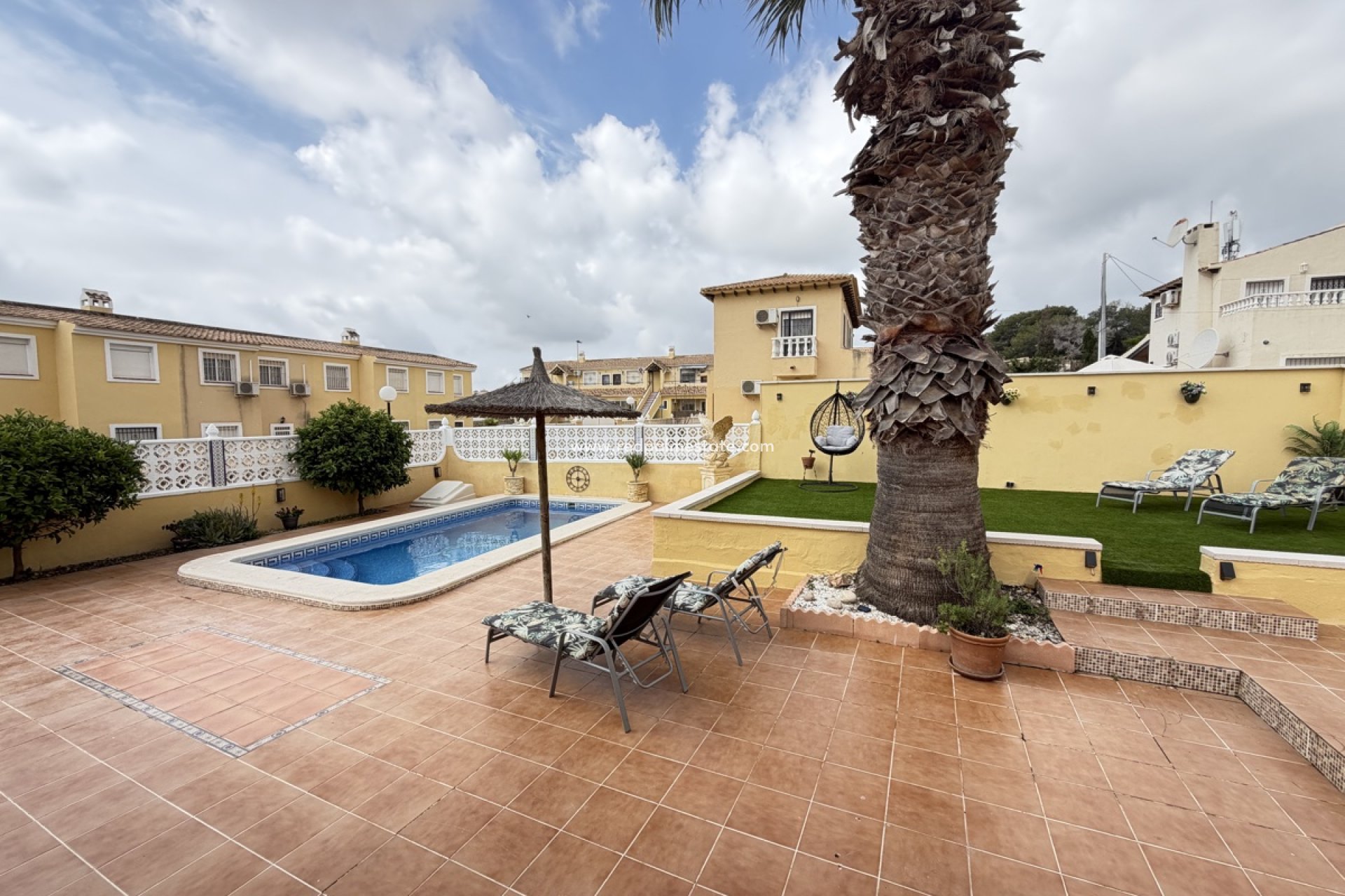 Resale - Villa -
Orihuela Costa - Villamartín