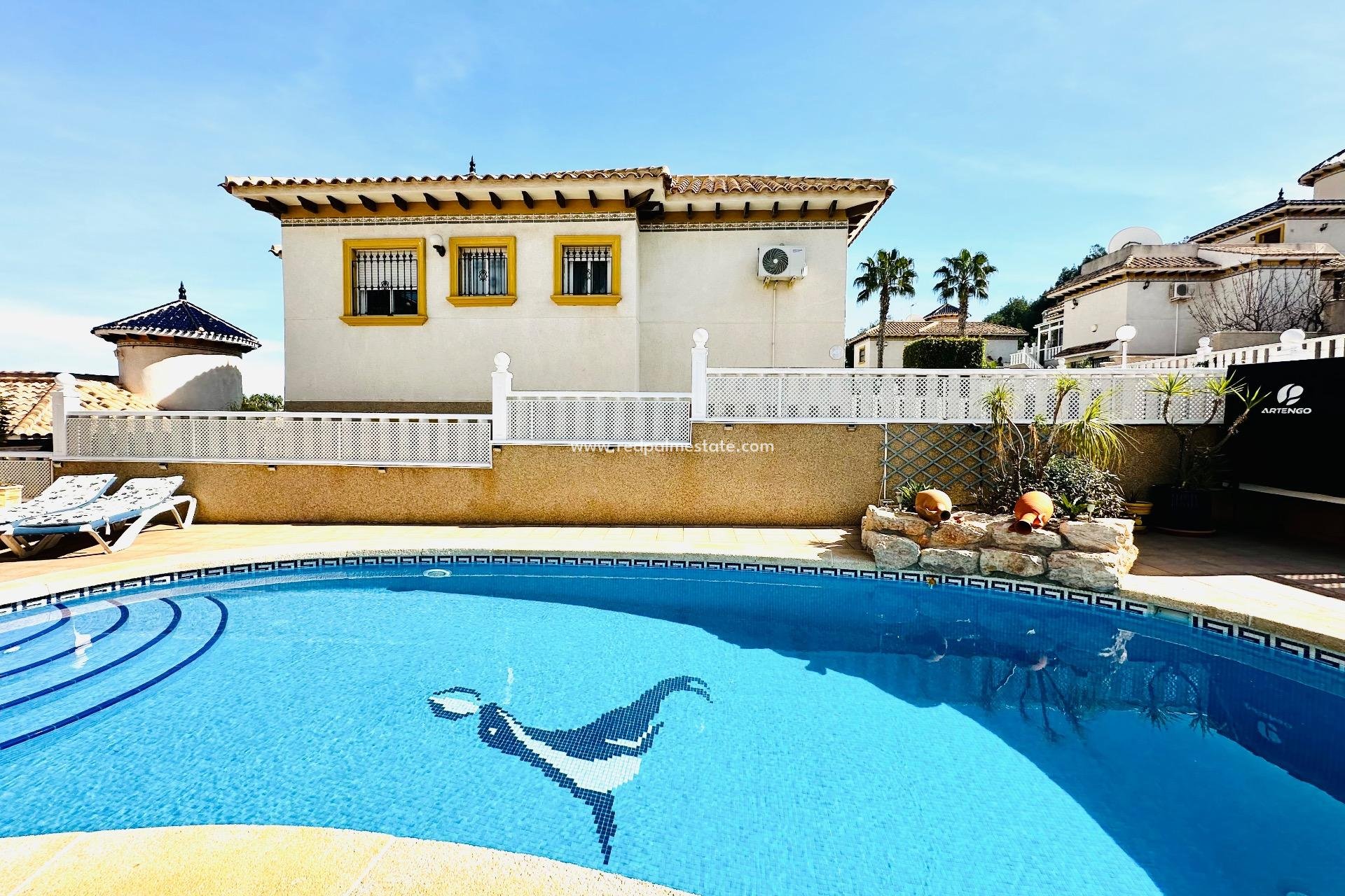 Resale - Villa -
Orihuela Costa - Villamartín