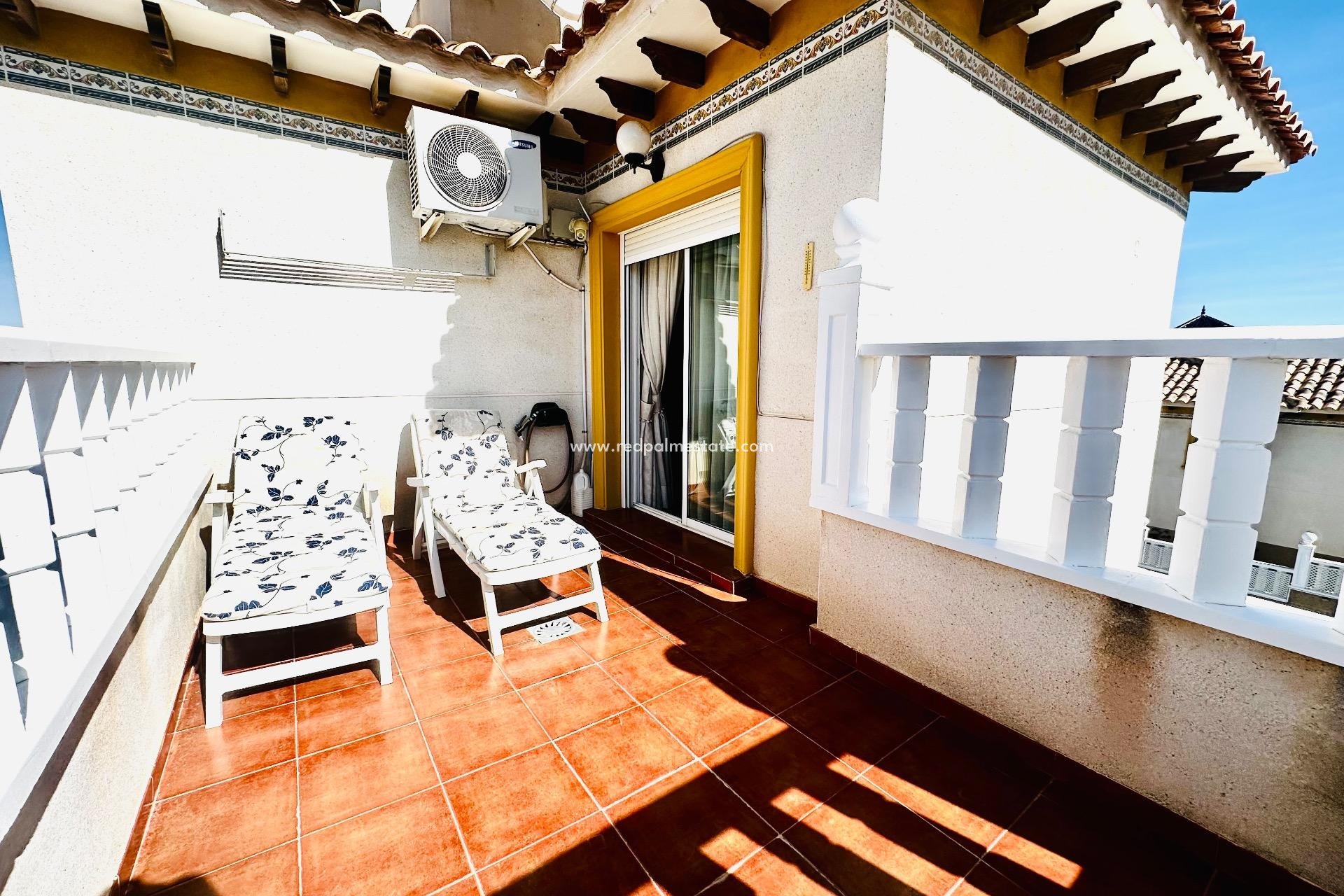 Resale - Villa -
Orihuela Costa - Villamartín