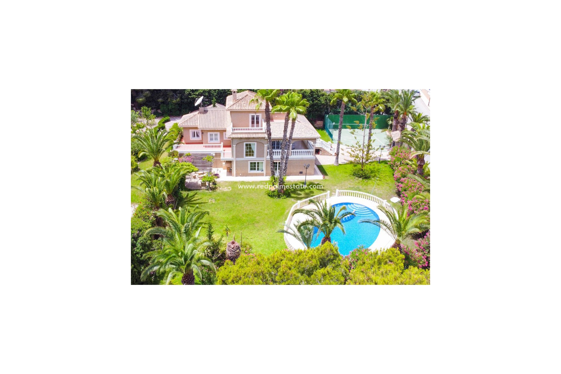 Resale - Villa -
Orihuela Costa - Villamartín