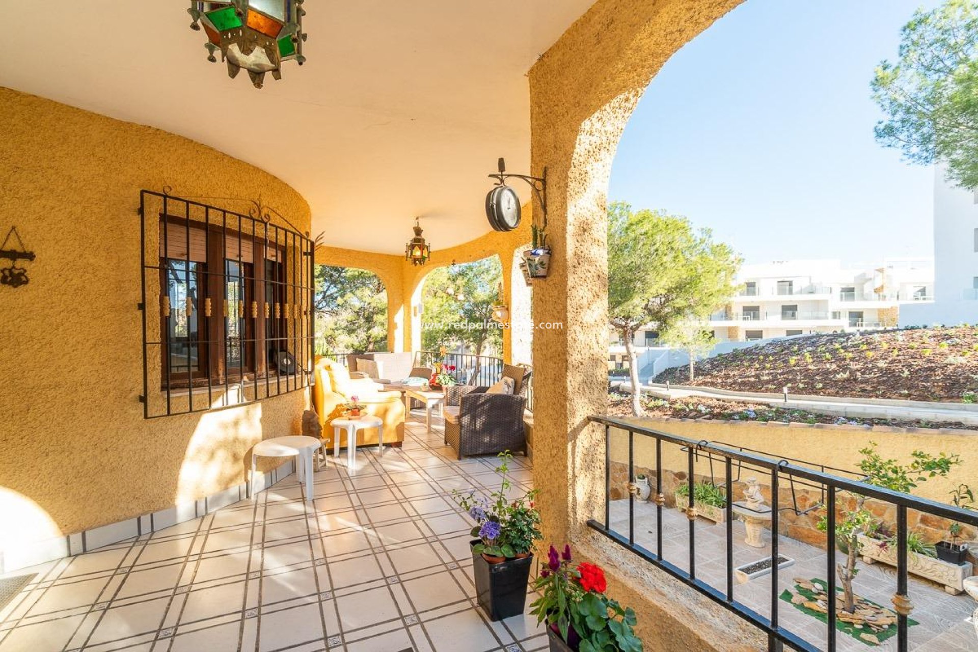 Resale - Villa -
Orihuela Costa - Villamartín