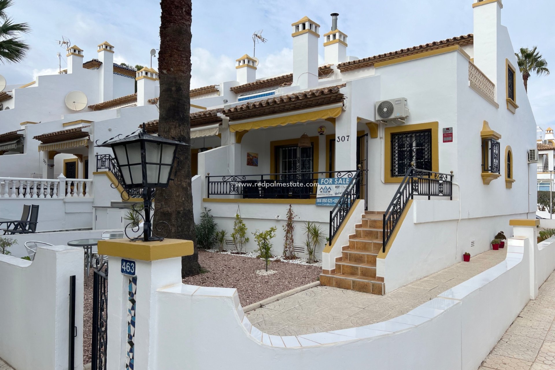 Resale - Villa -
Orihuela Costa - Villamartín