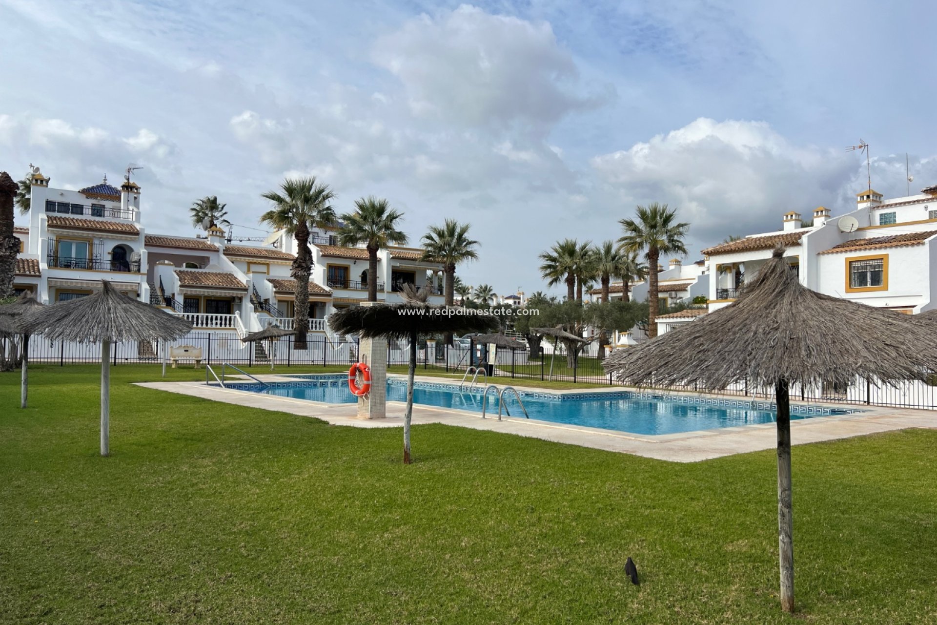 Resale - Villa -
Orihuela Costa - Villamartín