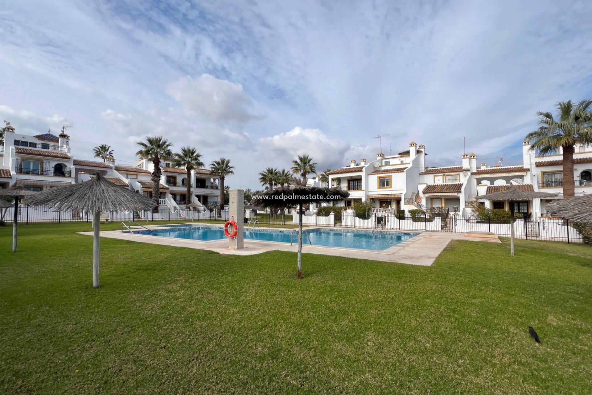 Resale - Villa -
Orihuela Costa - Villamartín