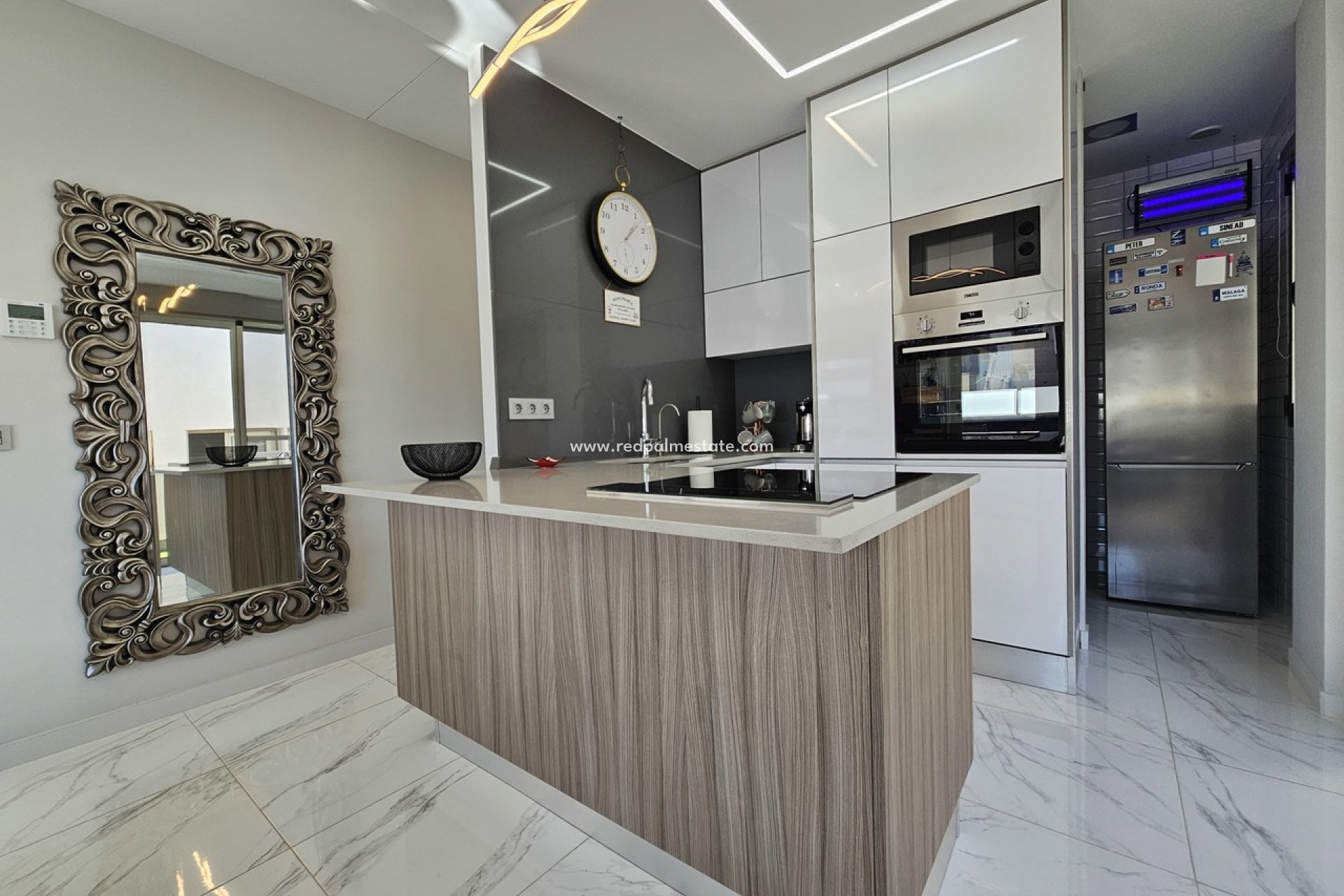 Resale - Villa -
Orihuela Costa - Villamartín