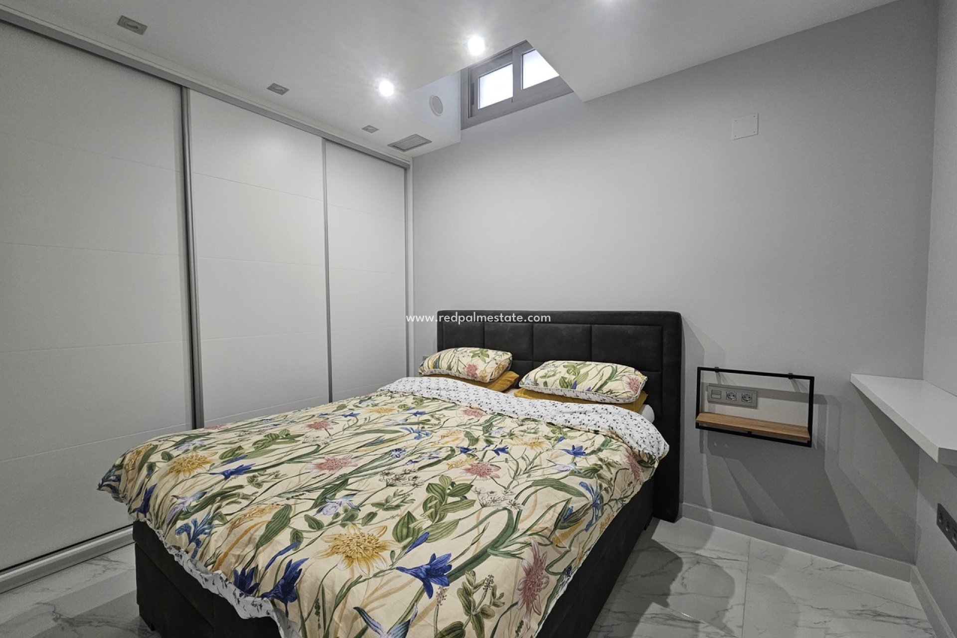 Resale - Villa -
Orihuela Costa - Villamartín