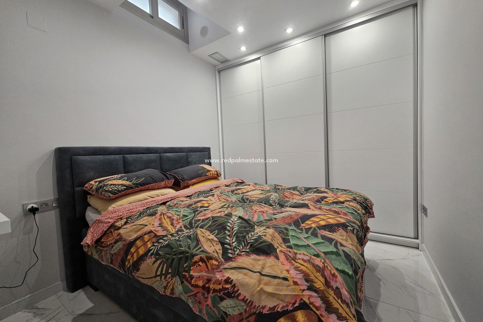 Resale - Villa -
Orihuela Costa - Villamartín