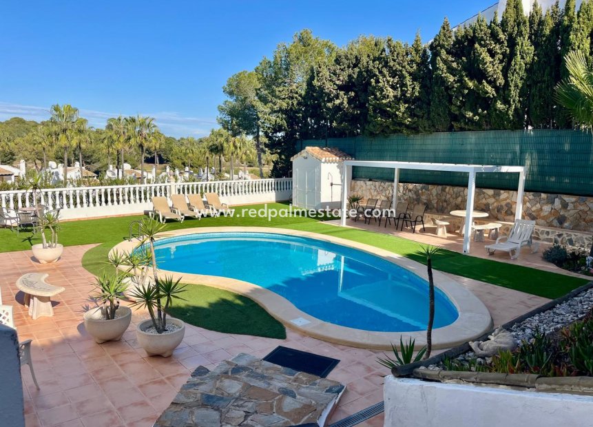 Resale - Villa -
Orihuela Costa - Villamartín