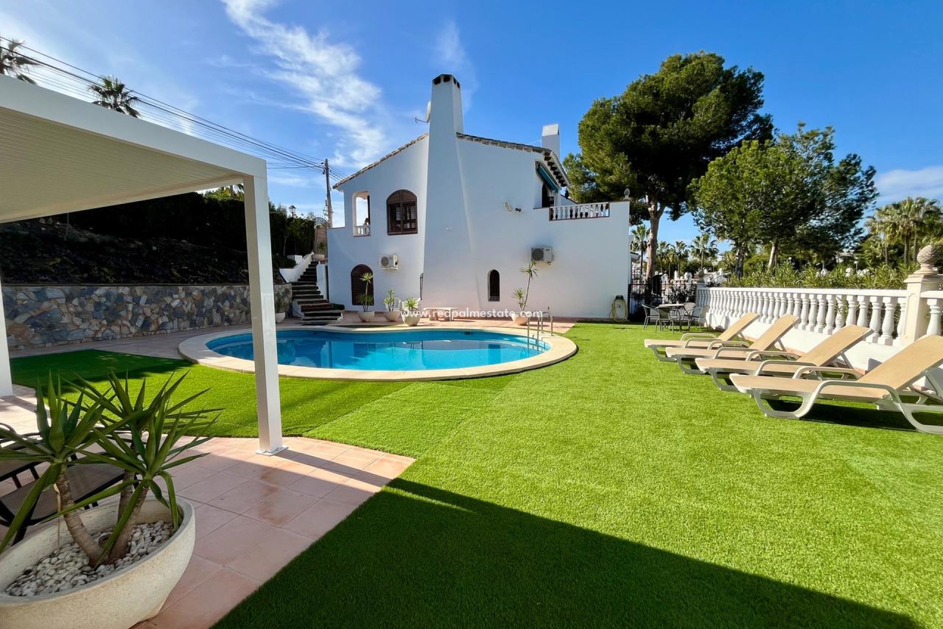 Resale - Villa -
Orihuela Costa - Villamartín