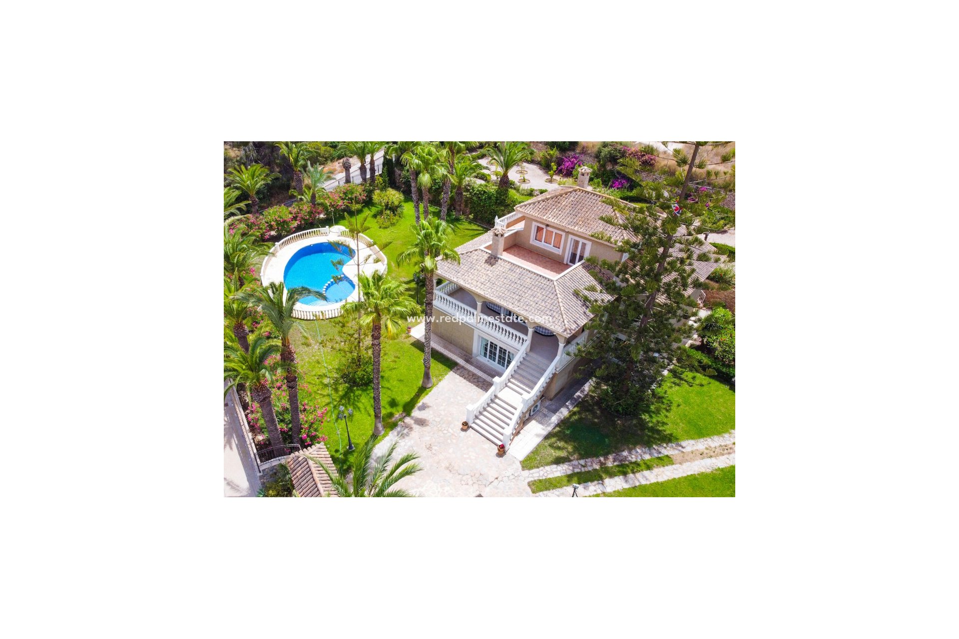 Resale - Villa -
Orihuela Costa - Villamartín