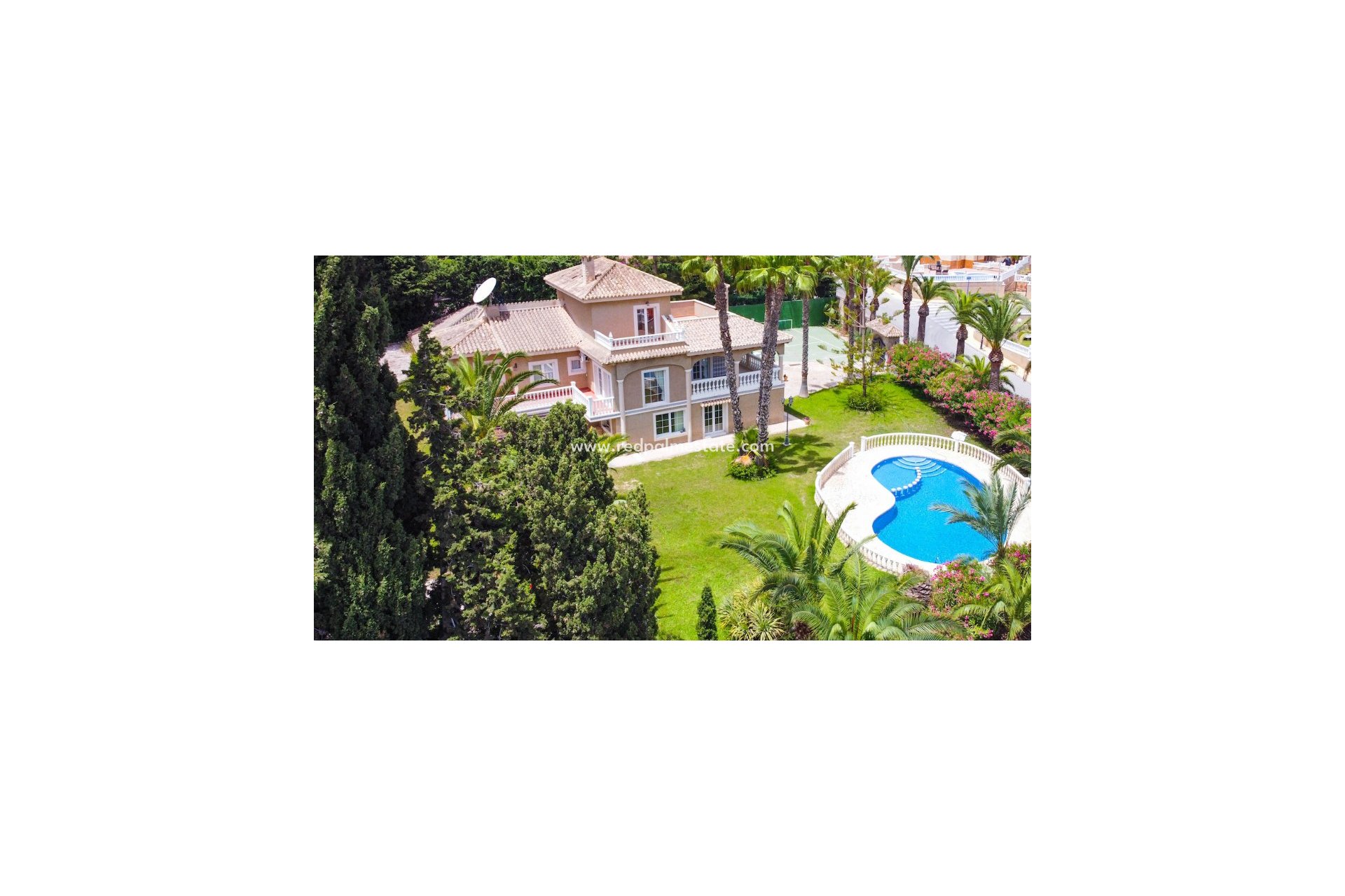 Resale - Villa -
Orihuela Costa - Villamartín