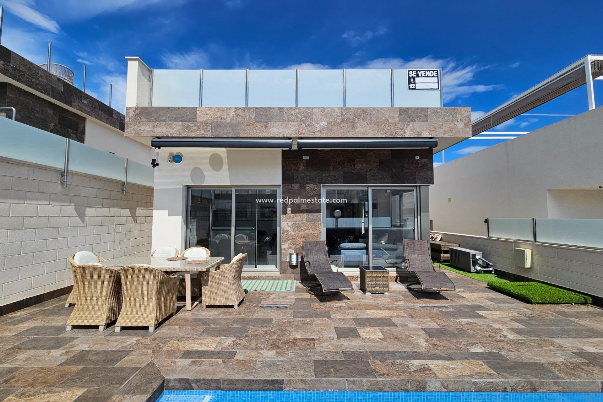 Resale - Villa -
Orihuela Costa - Villamartín