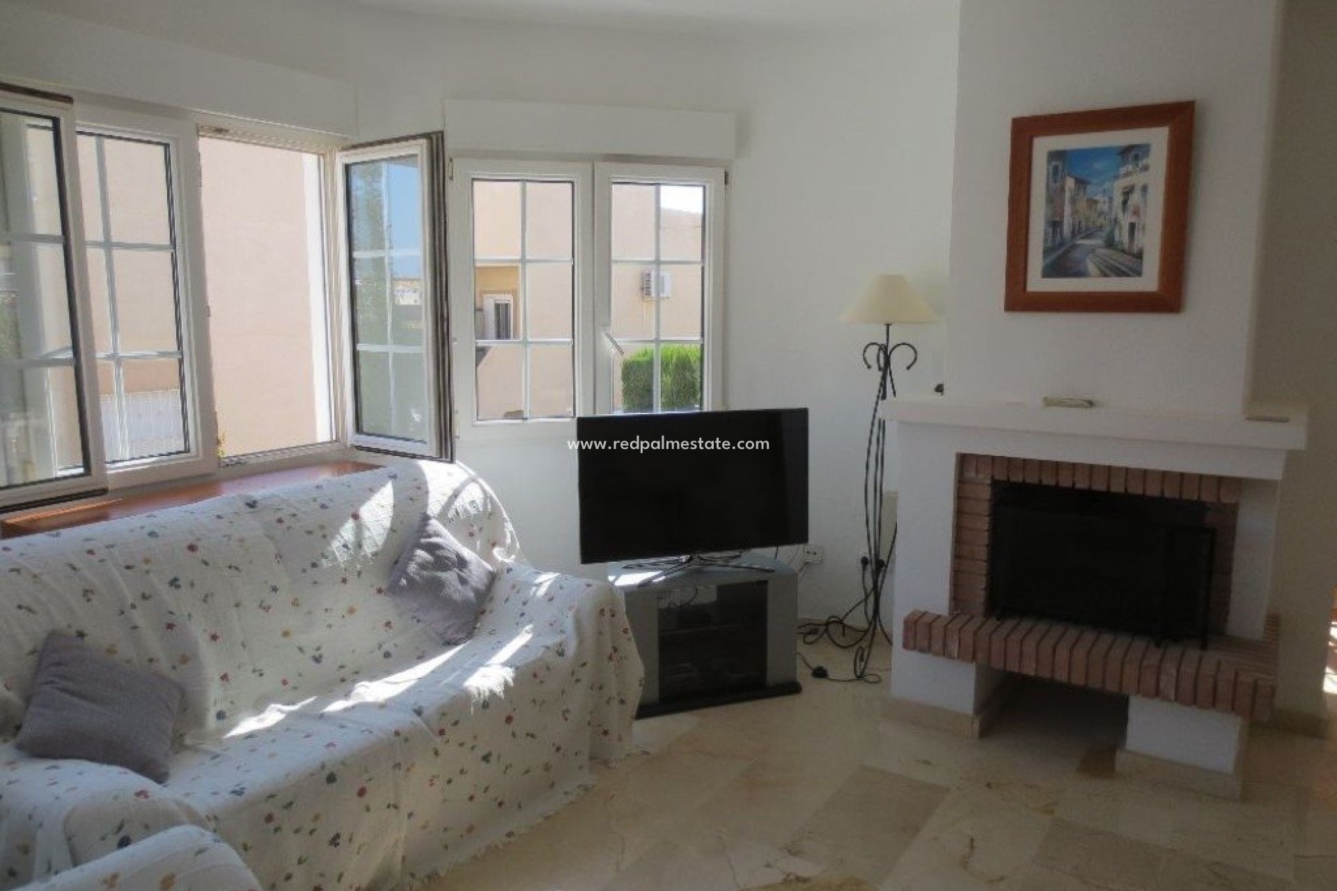Resale - Villa -
Orihuela Costa - Villamartín