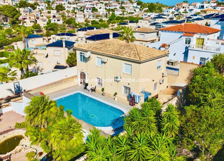 Resale - Villa -
Orihuela Costa - Villamartín
