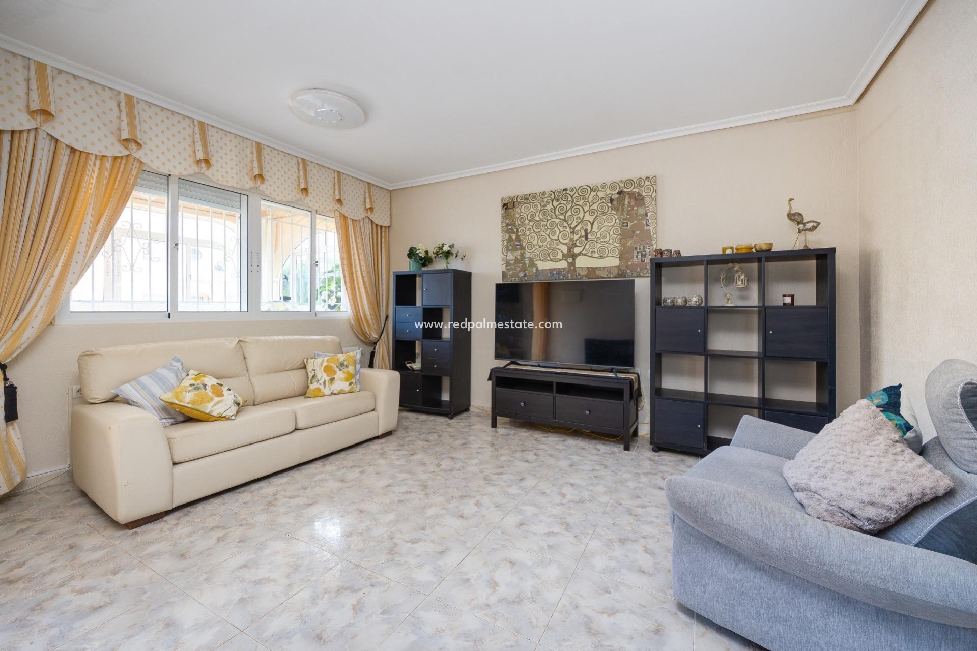 Resale - Villa -
Orihuela Costa - Villamartín