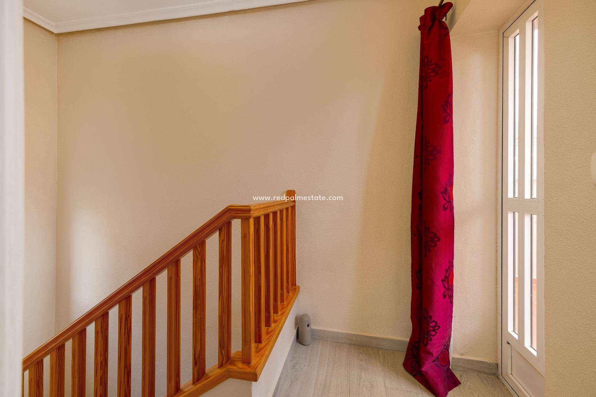 Resale - Villa -
Orihuela Costa - Villamartín