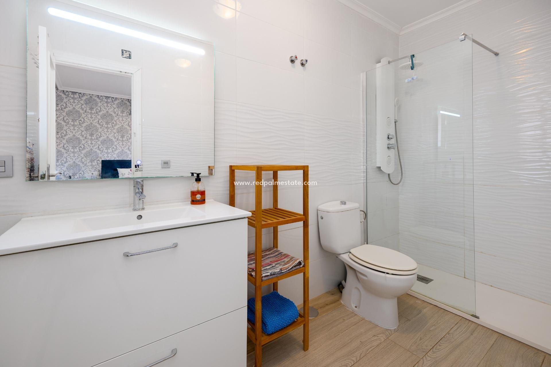 Resale - Villa -
Orihuela Costa - Villamartín