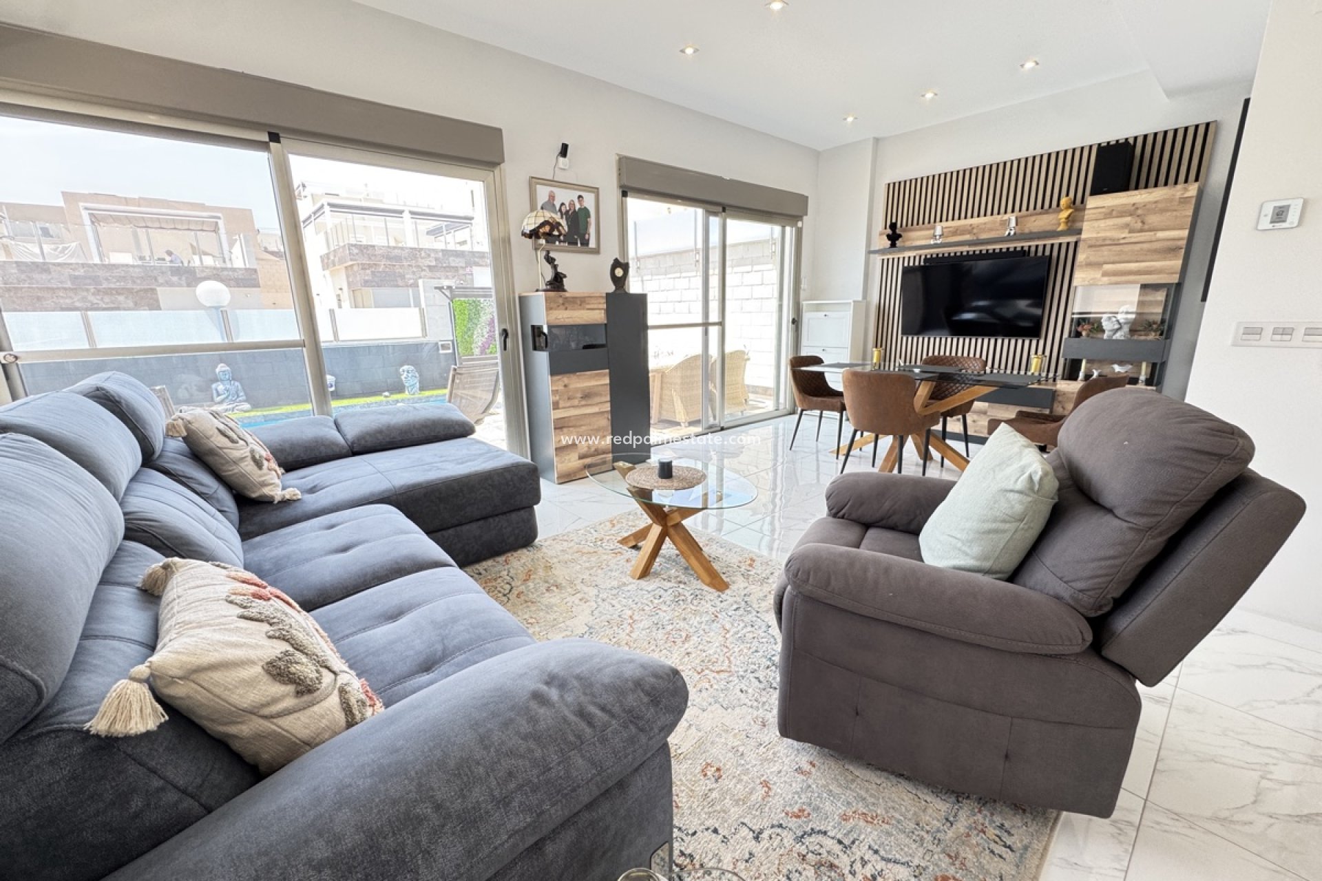 Resale - Villa -
Orihuela Costa - Villamartín