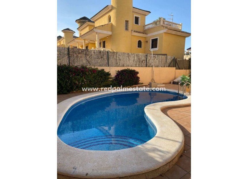 Resale - Villa -
Orihuela Costa - Villamartín